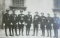 Perc. 3. Tema 2, Foto P, Forze dell'ordine